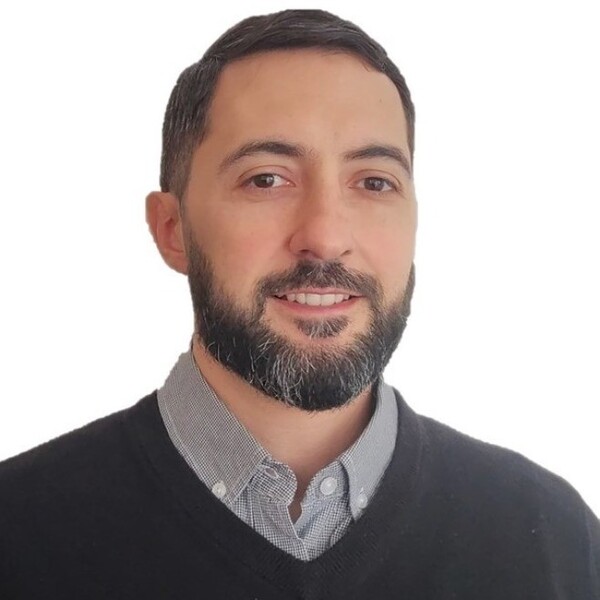 Carlos  Ramiro